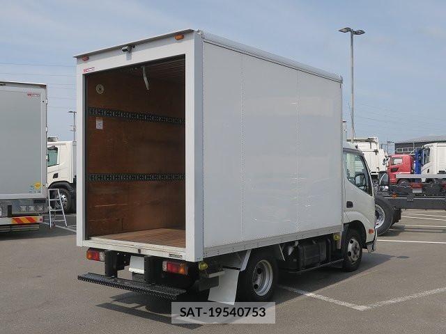 Hino DUTRO 2018-12 7961312-4