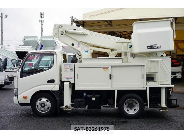 Hino DUTRO 2018-03 7961294-2