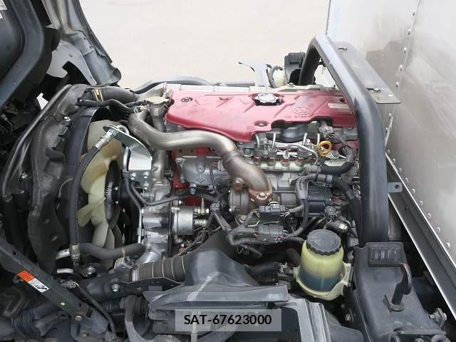 Hino DUTRO 2018-12 7961311-10
