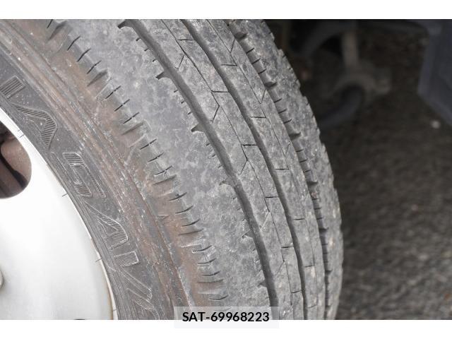 Hino DUTRO 2021-03 7961308-8