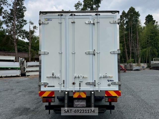 Hino DUTRO 2022-02 7961277-9