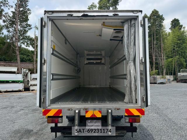 Hino DUTRO 2022-02 7961277-10