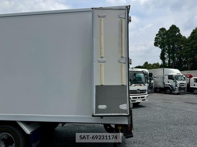 Hino DUTRO 2022-02 7961277-18