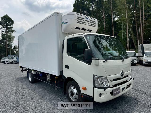 Hino DUTRO 2022-02 7961277-2