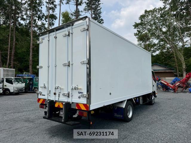 Hino DUTRO 2022-02 7961277-3