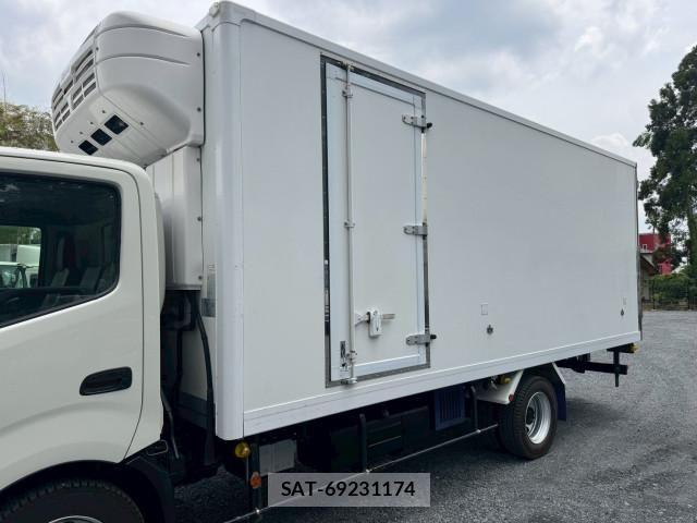 Hino DUTRO 2022-02 7961277-7