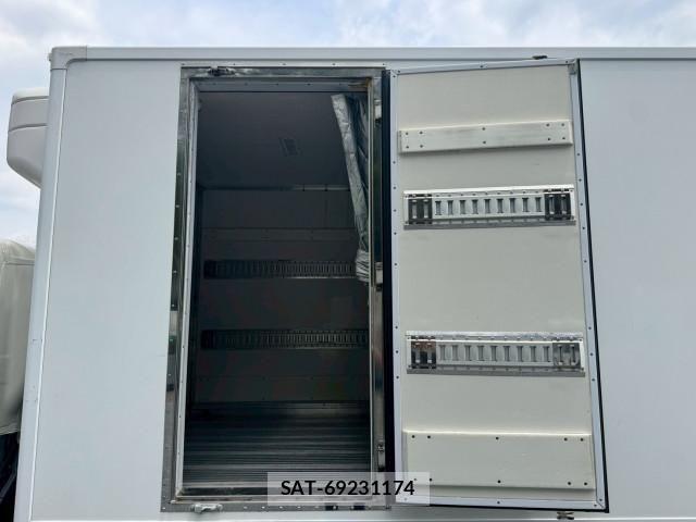 Hino DUTRO 2022-02 7961277-8