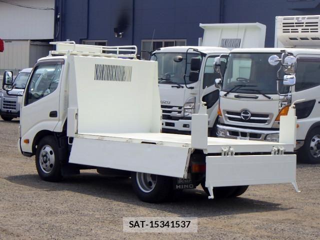 Hino DUTRO 2019-06 7961293-12