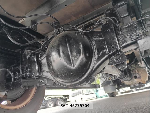 Hino DUTRO 2017-05 7961303-14