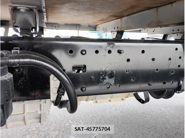 Hino DUTRO 2017-05 7961303-16