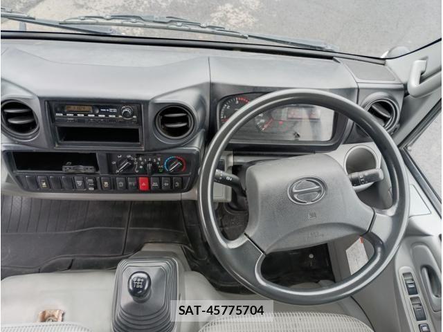 Hino DUTRO 2017-05 7961303-20