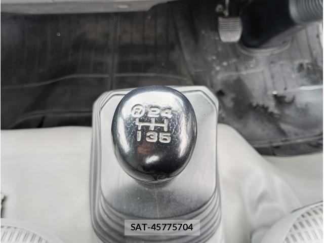 Hino DUTRO 2017-05 7961303-21