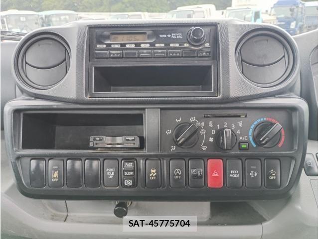 Hino DUTRO 2017-05 7961303-22
