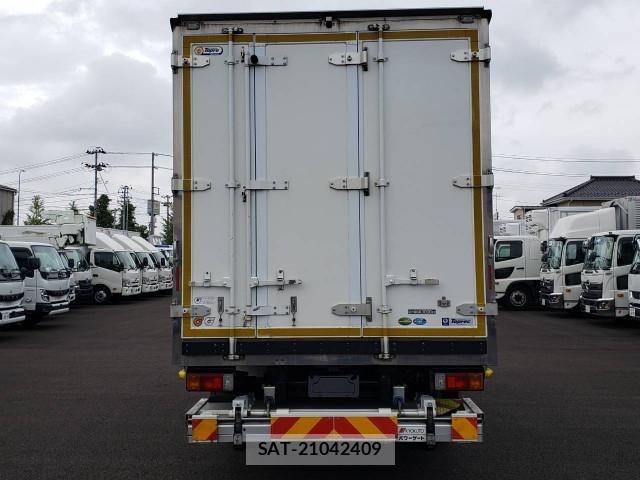 Hino DUTRO 2021-05 7961265-4