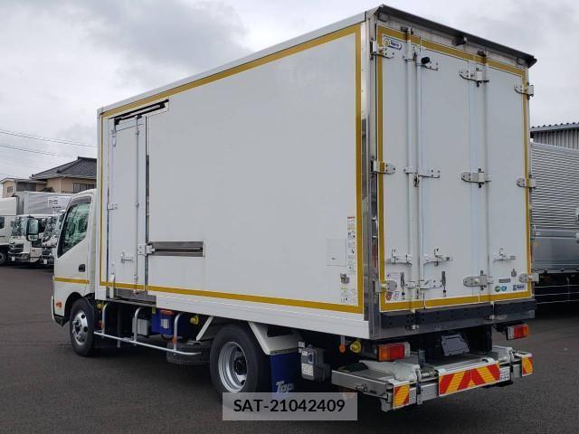 Hino DUTRO 2021-05 7961265-5