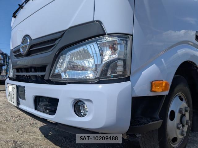 Hino DUTRO 2019-05 7961300-24