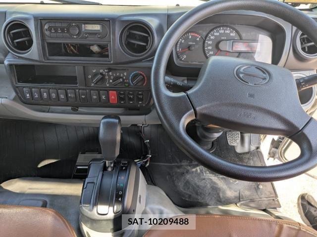 Hino DUTRO 2019-05 7961300-26