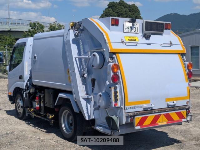 Hino DUTRO 2019-05 7961300-3