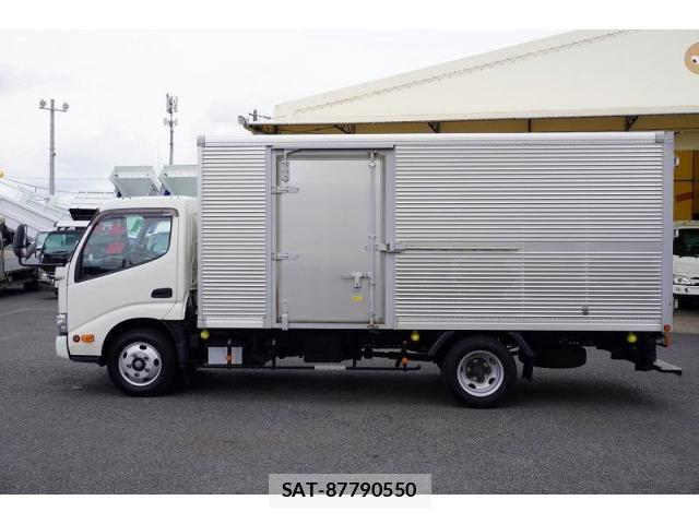 Hino DUTRO 2021-05 7961301-2
