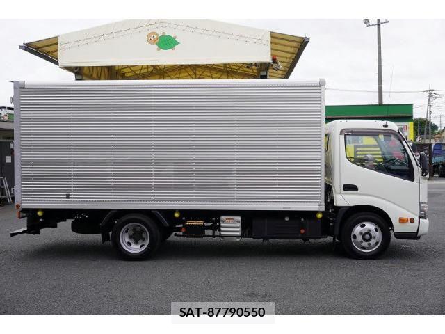 Hino DUTRO 2021-05 7961301-4