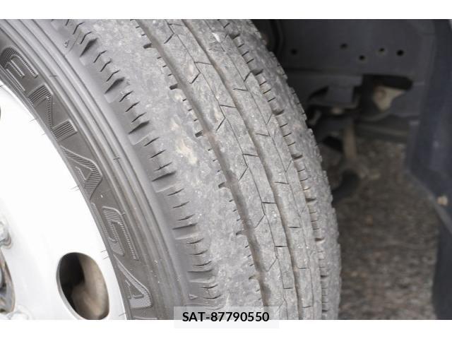 Hino DUTRO 2021-05 7961301-8