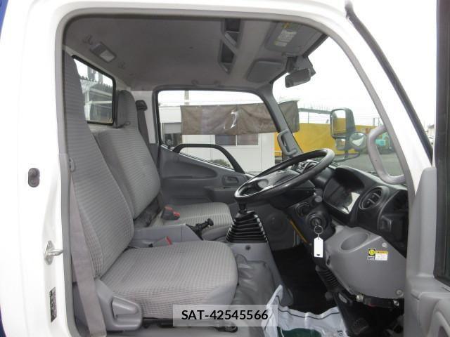 Hino DUTRO 2018-01 7961284-16