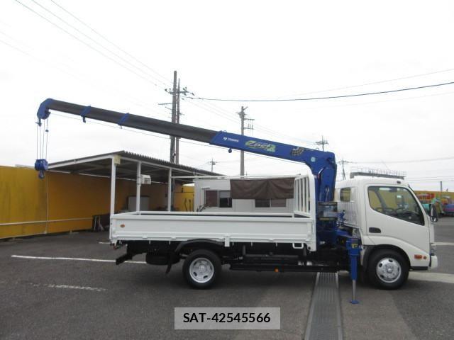 Hino DUTRO 2018-01 7961284-8