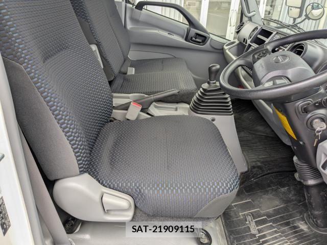 Hino DUTRO 2022-07 7961281-11