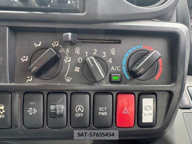 Hino DUTRO 2017-11 7961288-24