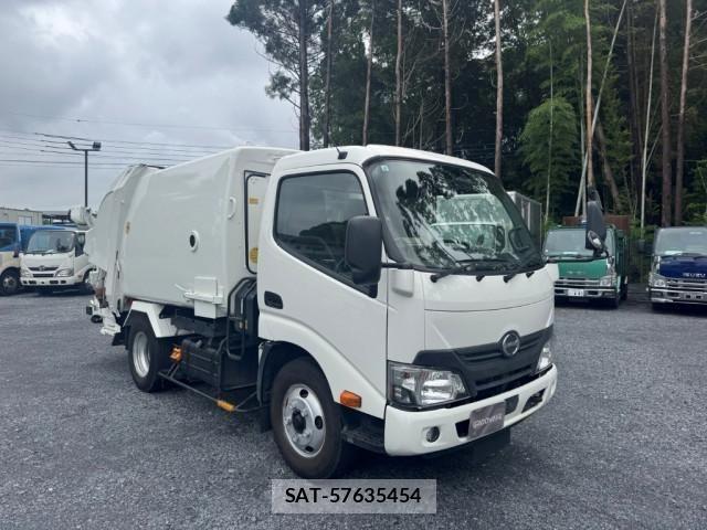 Hino DUTRO 2017-11 7961288-2