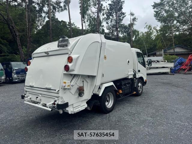 Hino DUTRO 2017-11 7961288-3