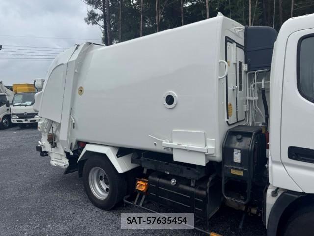 Hino DUTRO 2017-11 7961288-6