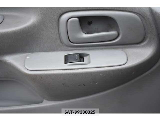Hino DUTRO 2019-08 7961298-10