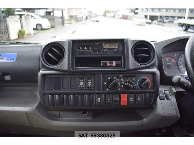 Hino DUTRO 2019-08 7961298-18