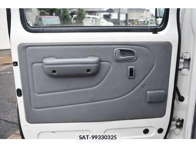 Hino DUTRO 2019-08 7961298-26