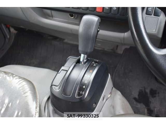 Hino DUTRO 2019-08 7961298-2