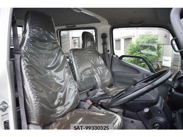 Hino DUTRO 2019-08 7961298-3