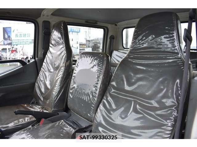 Hino DUTRO 2019-08 7961298-4