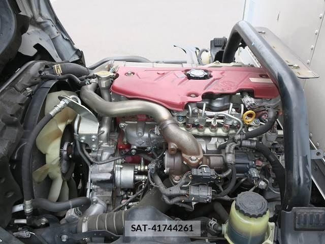 Hino DUTRO 2018-12 7979092-13