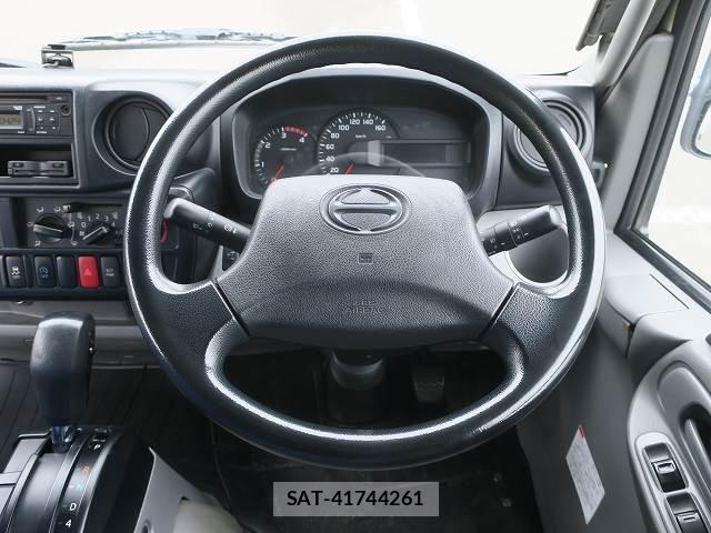 Hino DUTRO 2018-12 7979092-17