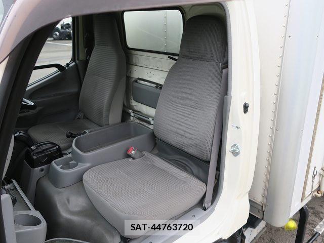 Hino DUTRO 2018-12 7979091-23