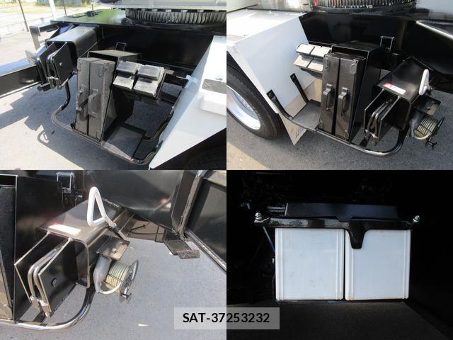 Hino DUTRO 2017-03 7979085-15