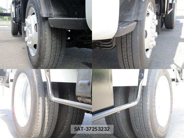 Hino DUTRO 2017-03 7979085-17
