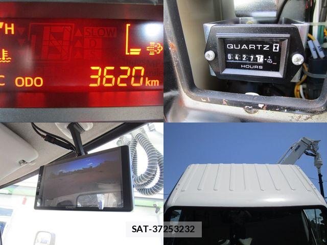 Hino DUTRO 2017-03 7979085-21