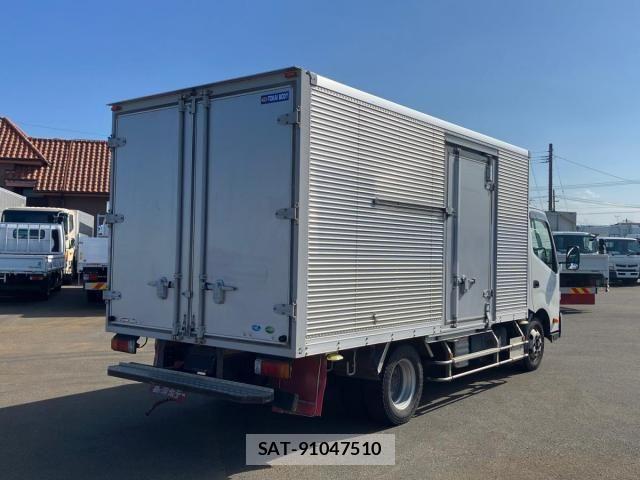 Hino DUTRO 2021-03 7979089-2