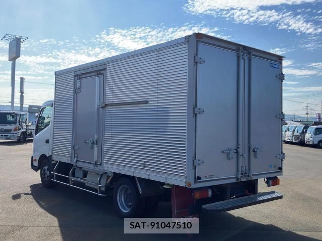 Hino DUTRO 2021-03 7979089-3