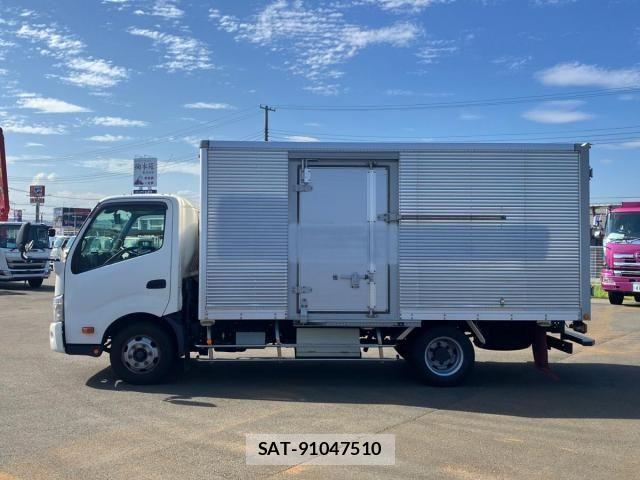 Hino DUTRO 2021-03 7979089-4