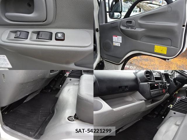 Hino DUTRO 2019-08 7979087-17