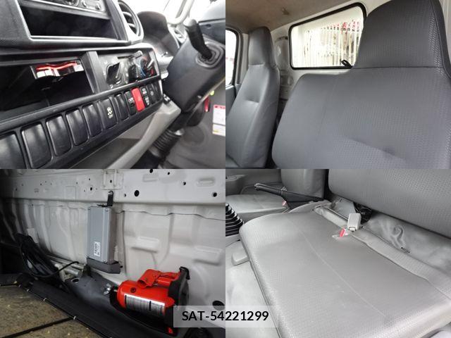 Hino DUTRO 2019-08 7979087-18