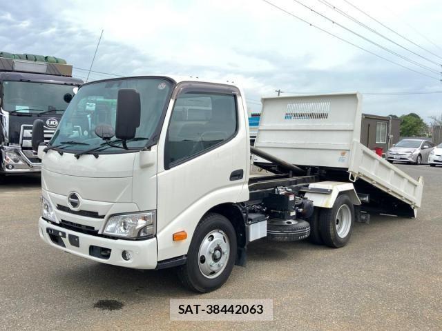 Hino DUTRO 2024-03 8035317-0